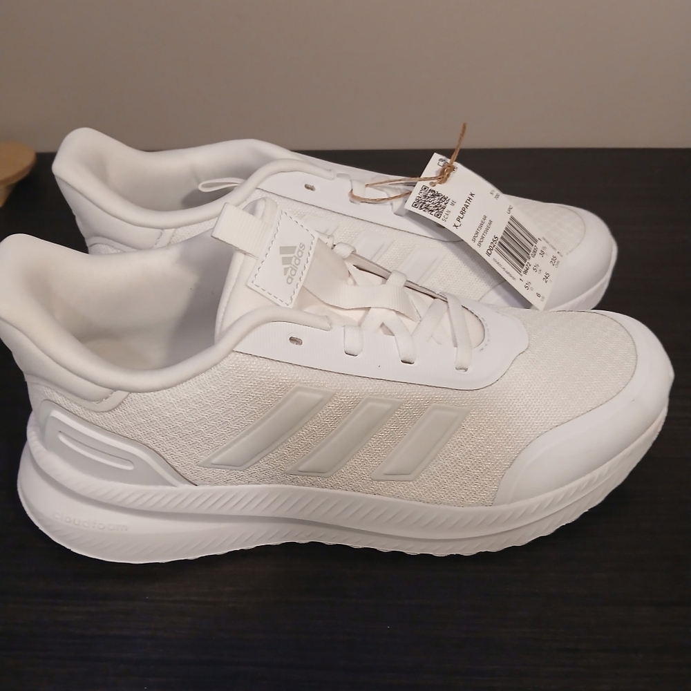 Adidas White Athletic Sneakers Youth Size 6/ Womens 7.5 New